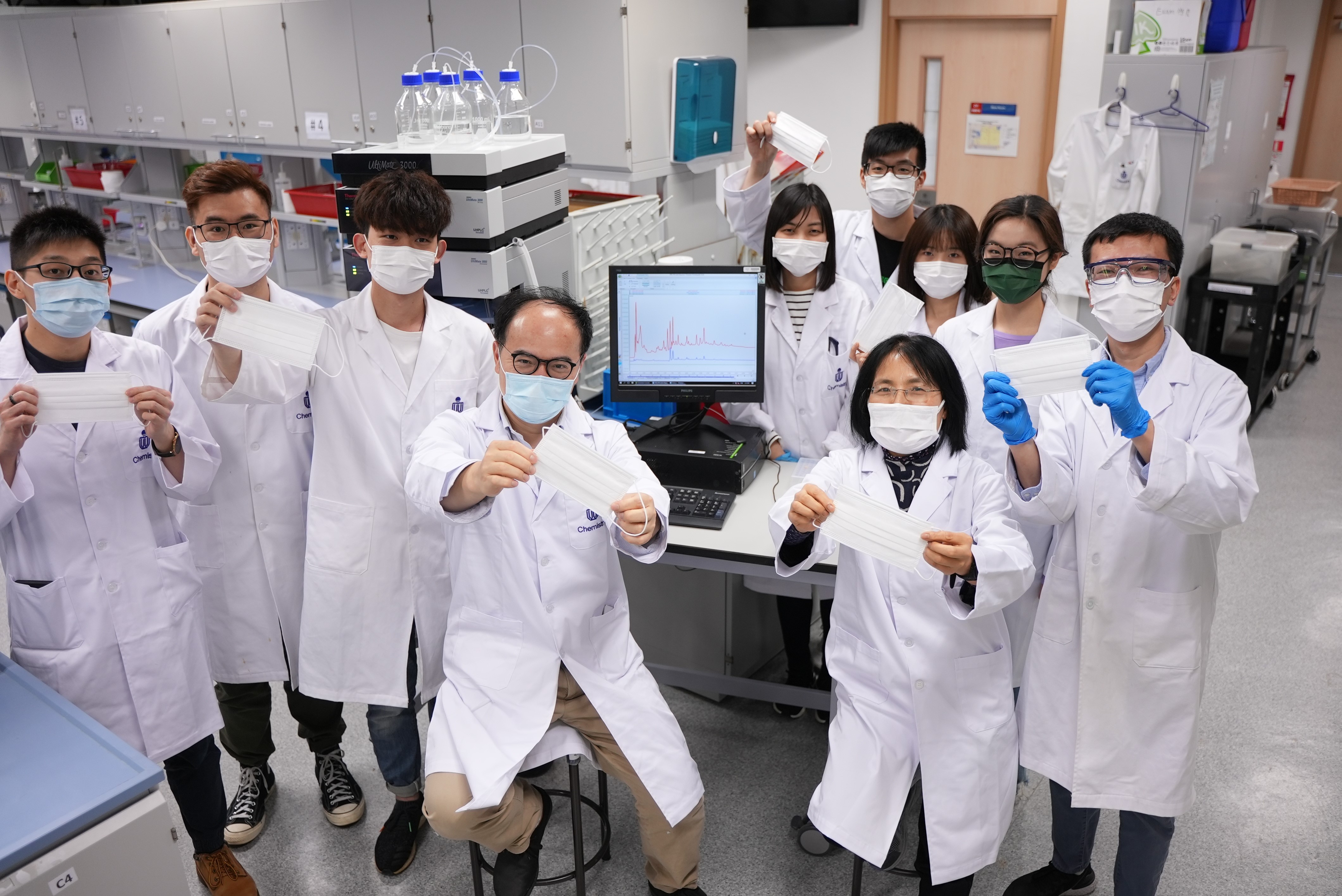 Prof. CHAN Wan (Fourth left), Prof. YU Jianzhen (Second right) and their research teams.